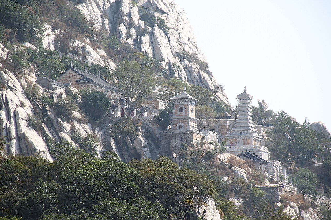 Sanhuangzhai (Dorf der Drei Kaiser)