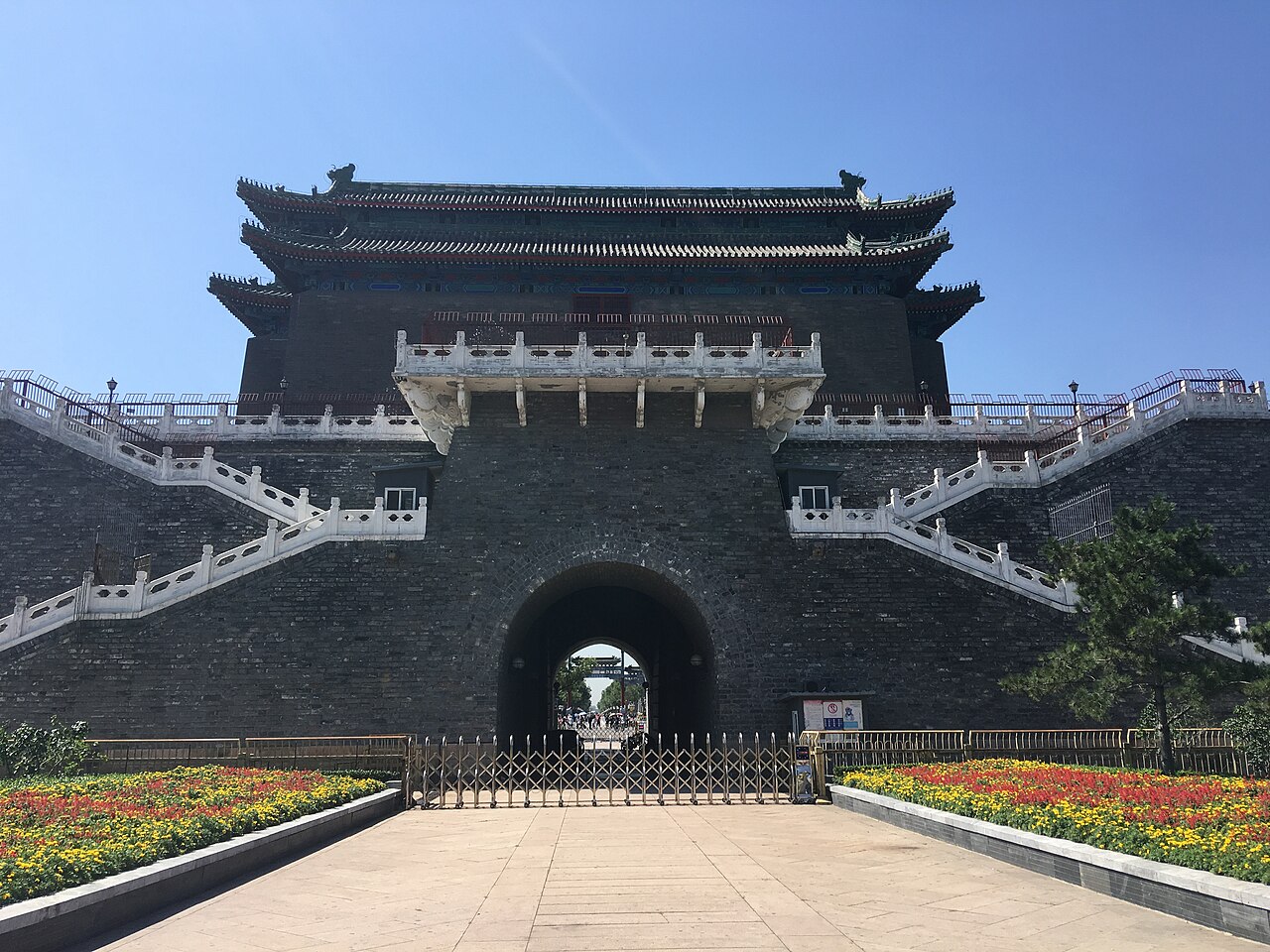 La torre de flechas de Zhengyangmen al anochecer